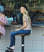 isabellucasfancom_candids_024.jpg