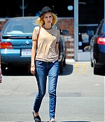 isabellucasfancom_candids_037.jpg