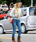 isabellucasfancom_candids_005.jpg