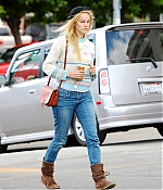 isabellucasfancom_candids_006.jpg