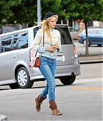 isabellucasfancom_candids_008.jpg