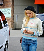 isabellucasfancom_candids_016.jpg