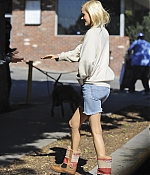 isabellucasfancom_candids_019.jpg