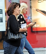 isabellucasfancom_candids_063.jpg