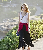 isabellucasfancom_candids_009.jpg