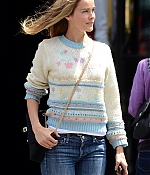 isabellucasfancom_candids_004.jpg