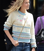 isabellucasfancom_candids_008.jpg