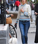 isabellucasfancom_candids_018.jpg