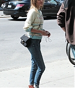 isabellucasfancom_candids_037.jpg