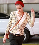 isabellucasfancom_candids_051.jpg