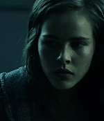 isabellucasfancom_daybreakers_screencaps_0091.jpg