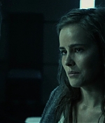 isabellucasfancom_daybreakers_screencaps_0127.jpg