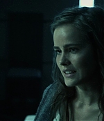 isabellucasfancom_daybreakers_screencaps_0128.jpg