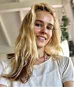 isabellucasfancom_310.jpg