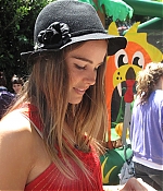 isabellucasfancom_023.jpg