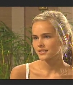 isabellucasfancom_homeandaway_0059.jpg