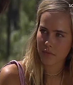 isabellucasfancom_homeandaway_0100.jpg