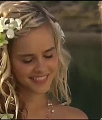 isabellucasfancom_homeandaway_380.jpg