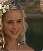 isabellucasfancom_homeandaway_390.jpg