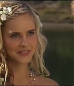 isabellucasfancom_homeandaway_392.jpg