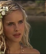 isabellucasfancom_homeandaway_473.jpg