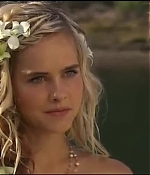 isabellucasfancom_homeandaway_475.jpg