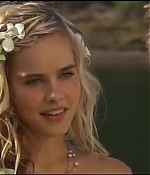 isabellucasfancom_homeandaway_478.jpg