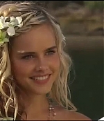 isabellucasfancom_homeandaway_495.jpg