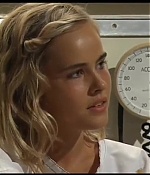 isabellucasfancom_homeandaway_224.jpg