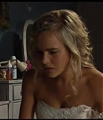 isabellucasfancom_homeandaway_338.jpg