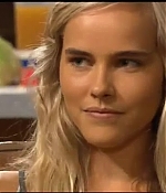 isabellucasfancom_homeandaway_205.jpg