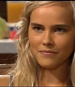 isabellucasfancom_homeandaway_206.jpg