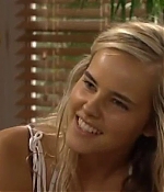 isabellucasfancom_homeandaway_0060.jpg